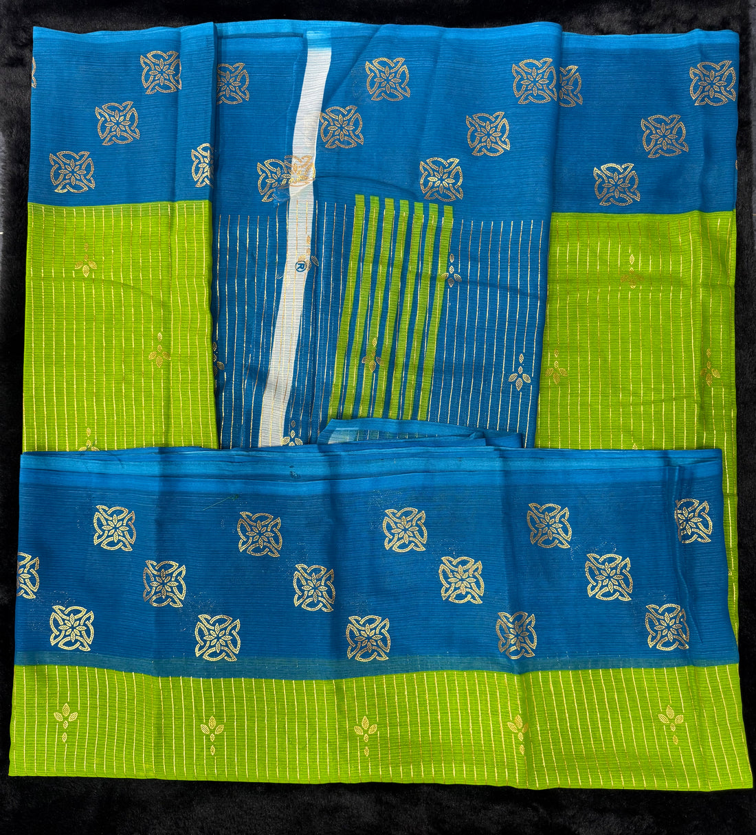 Foil print Saree