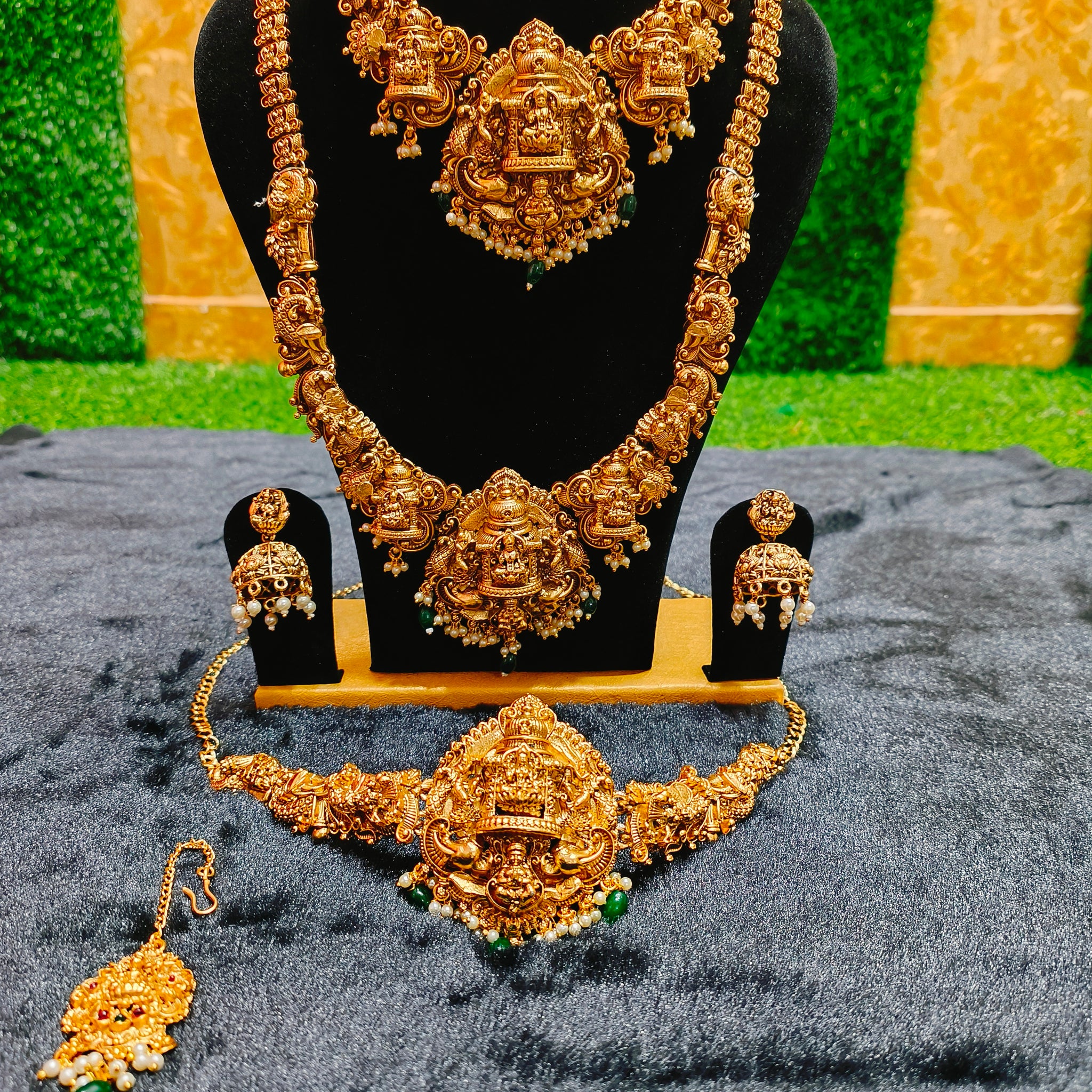 BRIDAL  JEWELLERY SET