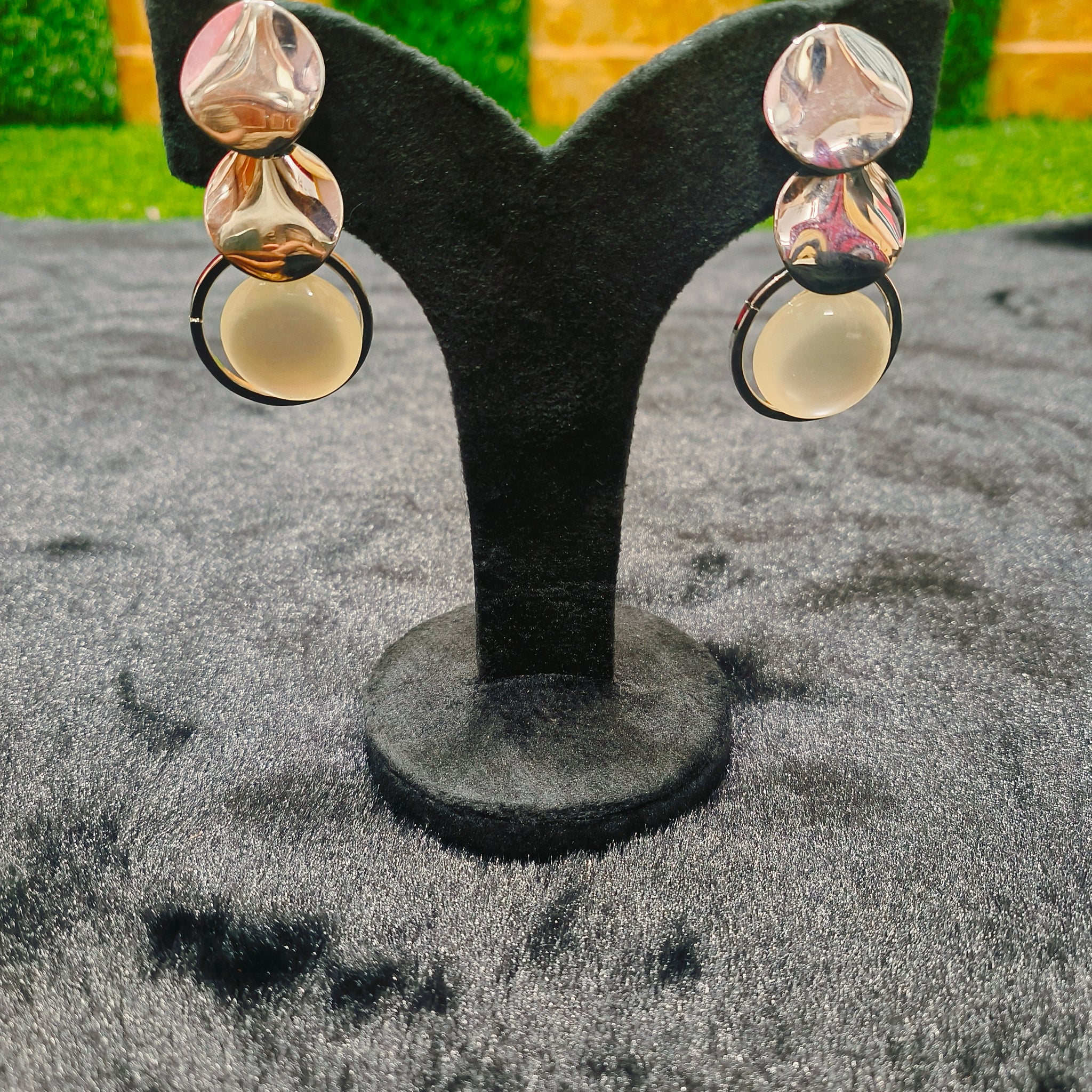 EARRING