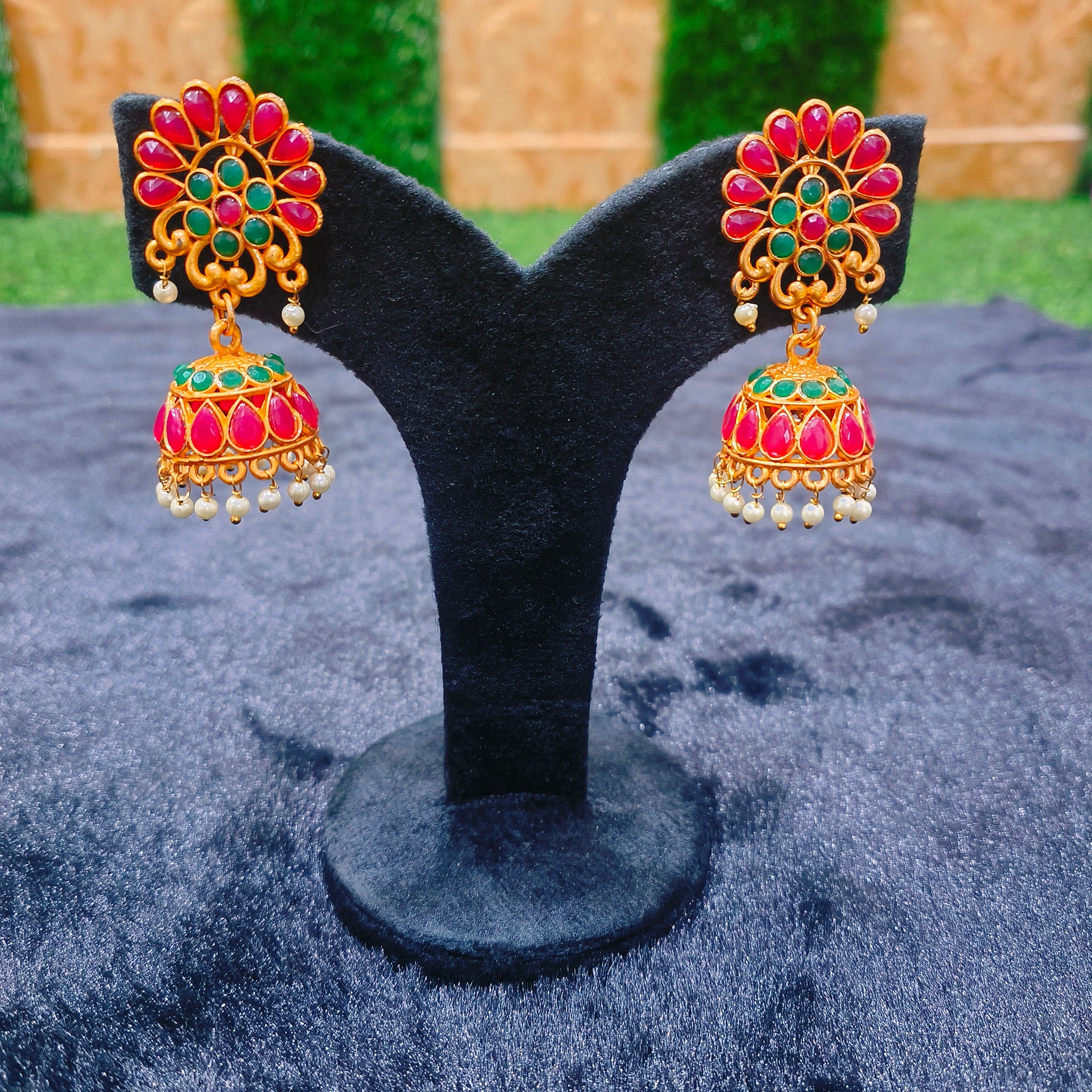 EARRING