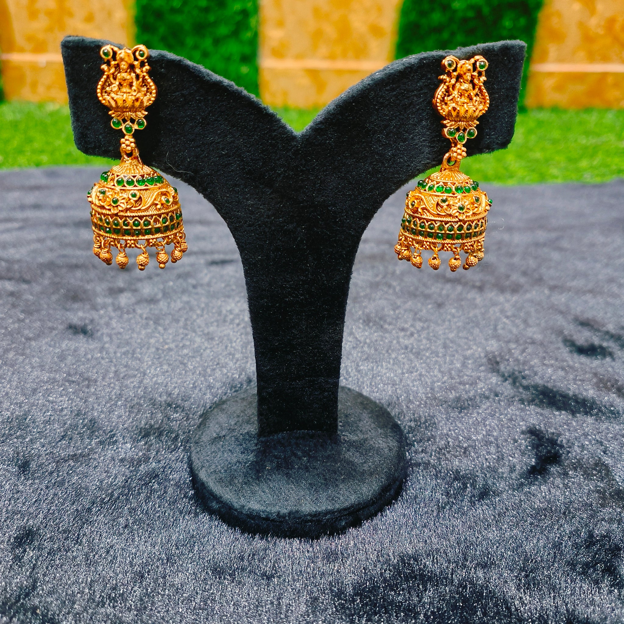 EARRING