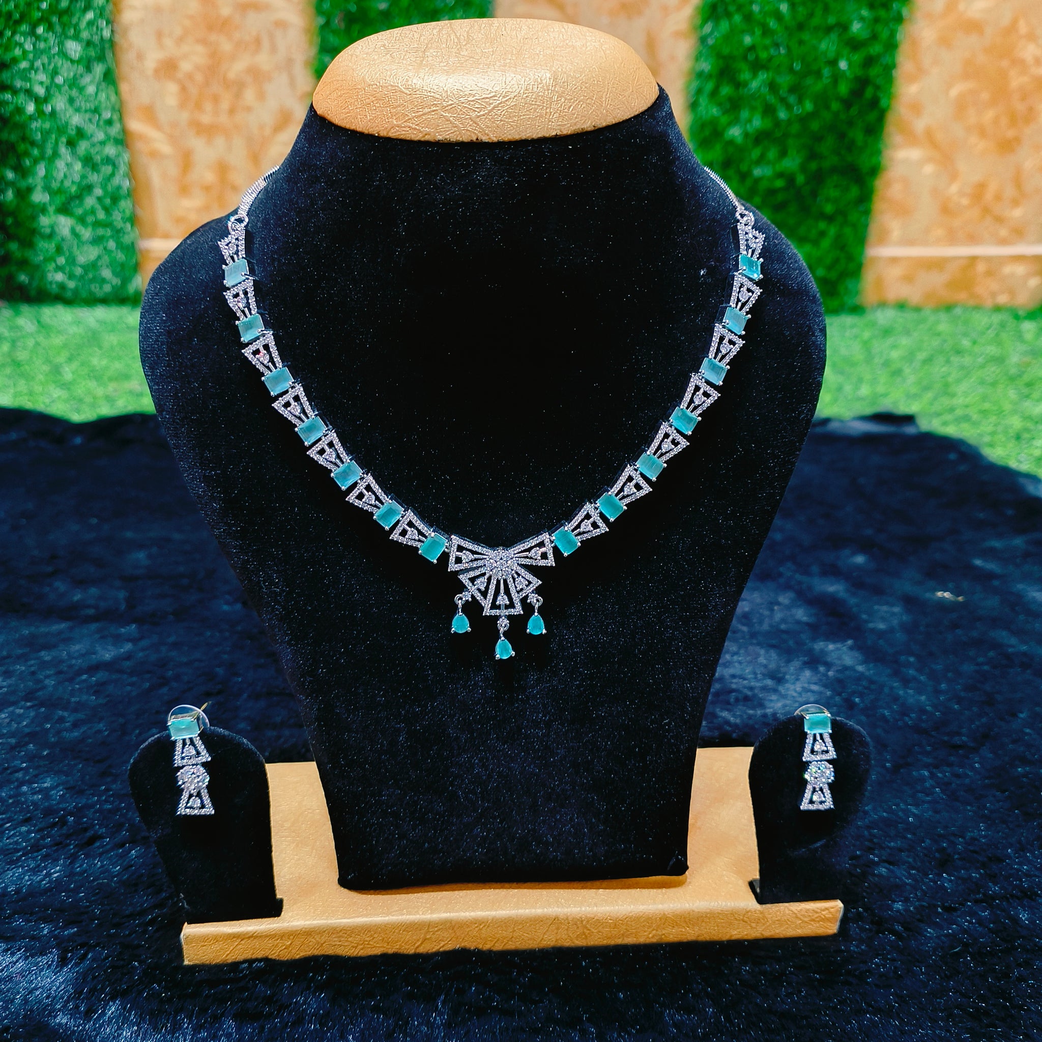 FASHION NECKLACE