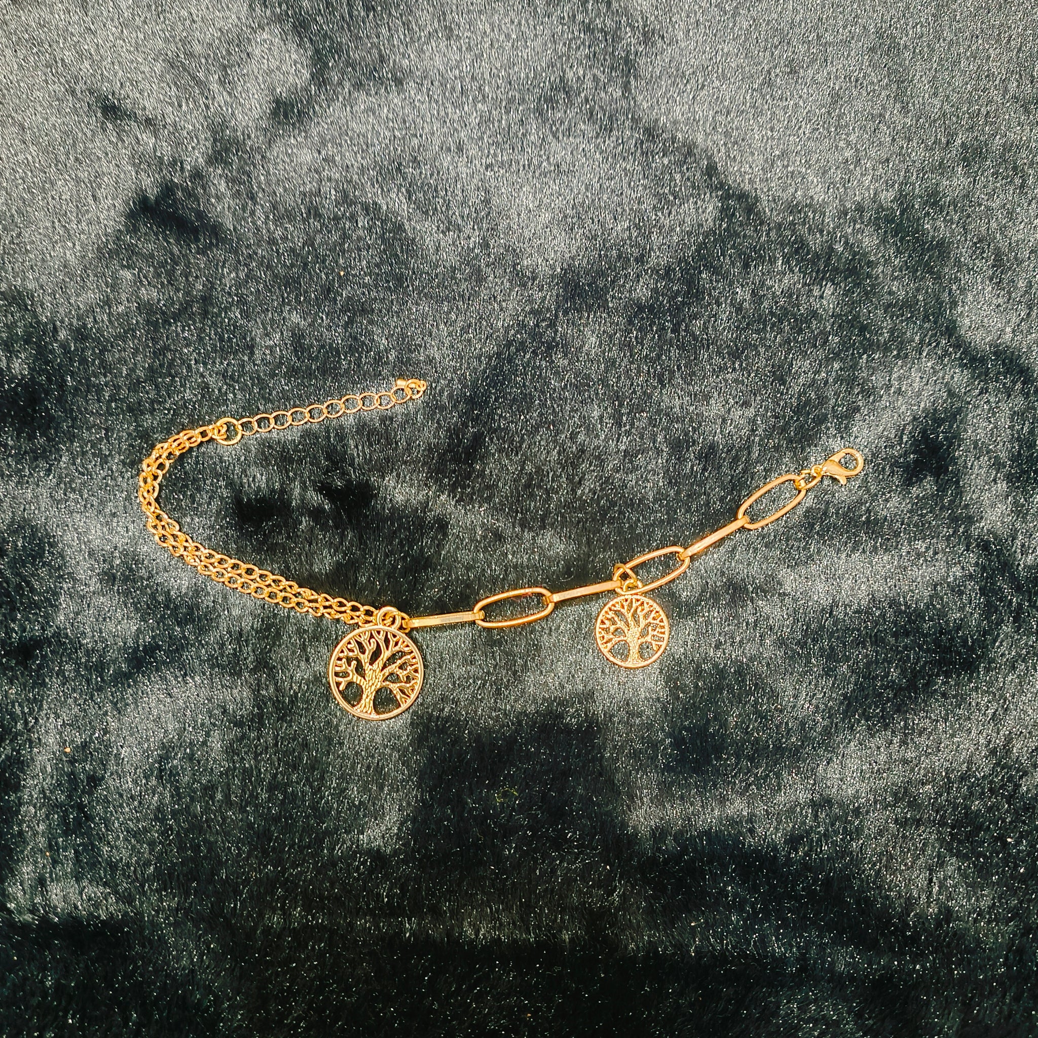 BRACELET